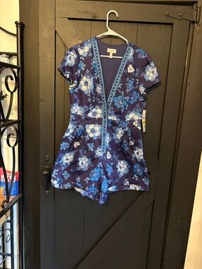 Adrianna Papell Navy & Royal Blue Floral V-Neck Romper